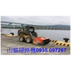 山貓掃路機-瀧才工程行