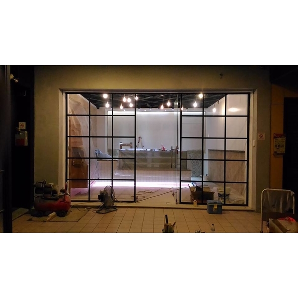 主牆烤漆/展示木櫃顯紋漆/全室粉刷 主牆烤漆/展示木櫃顯紋漆/全室粉刷