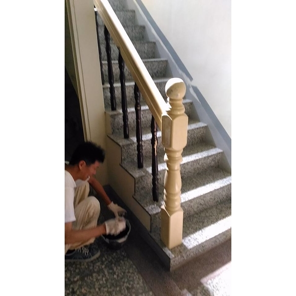 樓梯扶手改色翻新 樓梯扶手改色翻新