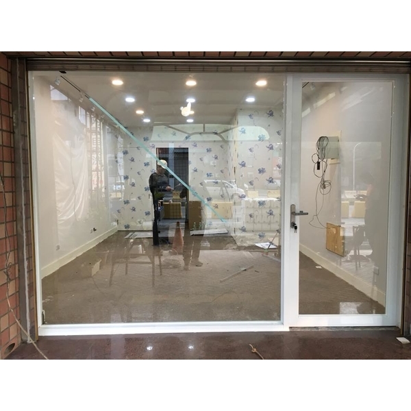 店面大門(隔音落地窗)-毅展企業社