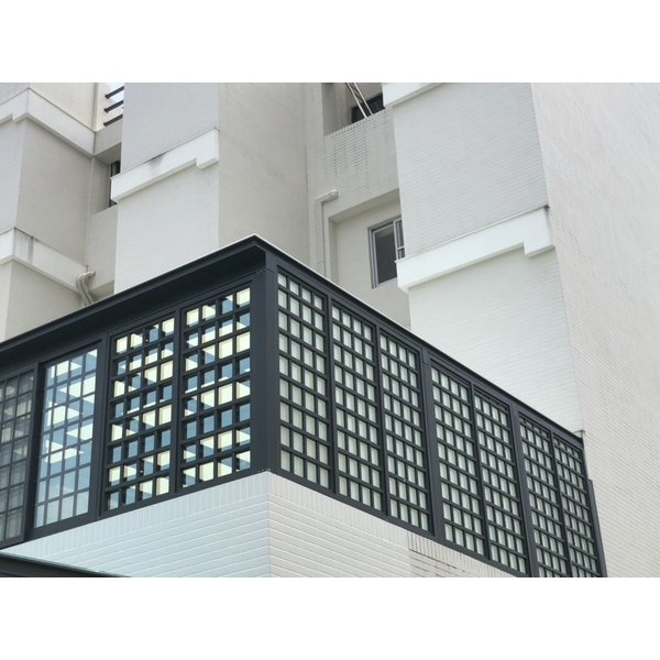採光罩加格子窗-毅展企業社