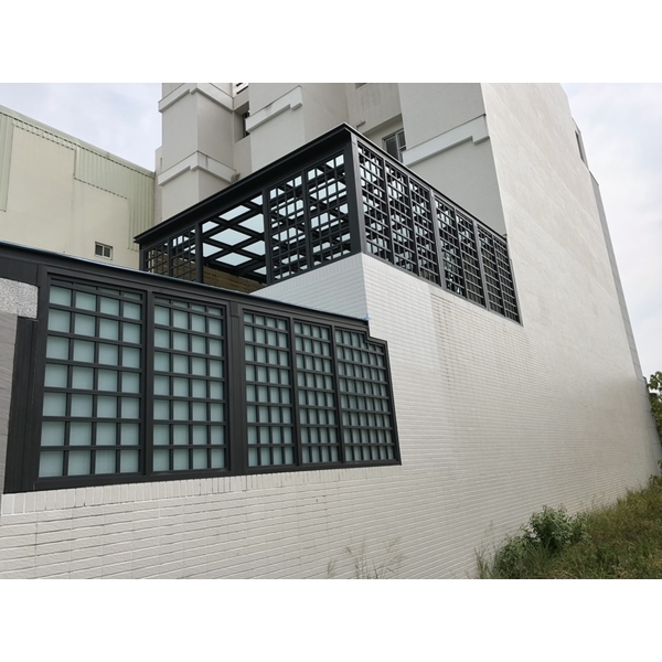 採光罩加格子窗-毅展企業社