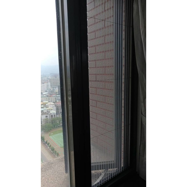 摺疊紗窗