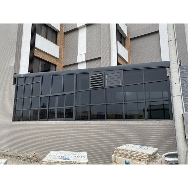鐵皮屋搭建(採光隔間) 鐵皮屋搭建(採光隔間)