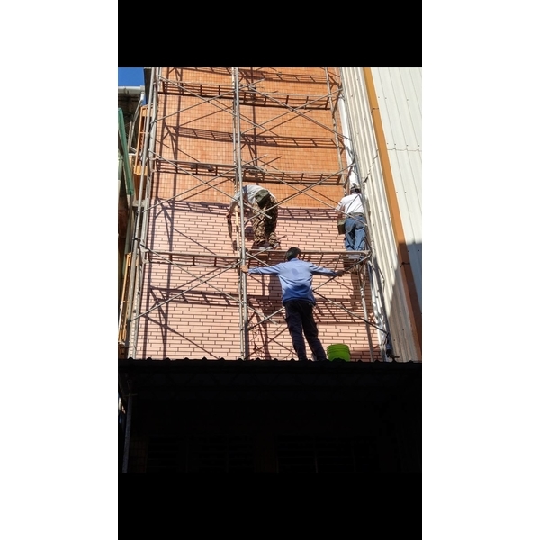 複合式壁板施工中-金界工程行