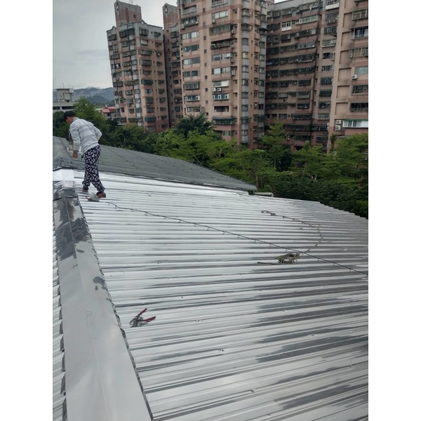 屋頂烤漆板＆覆蓋不銹鋼板エ程-金界工程行