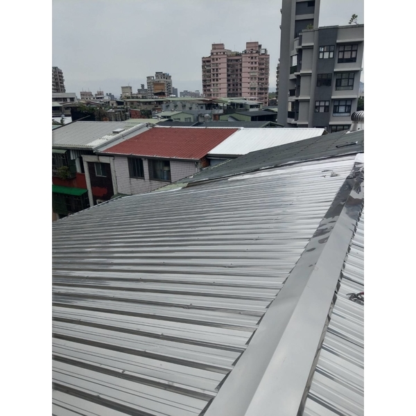 屋頂烤漆板＆覆蓋不銹鋼板エ程-金界工程行