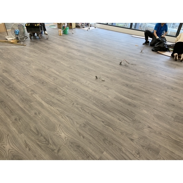 辦公室地磚鋪設工程