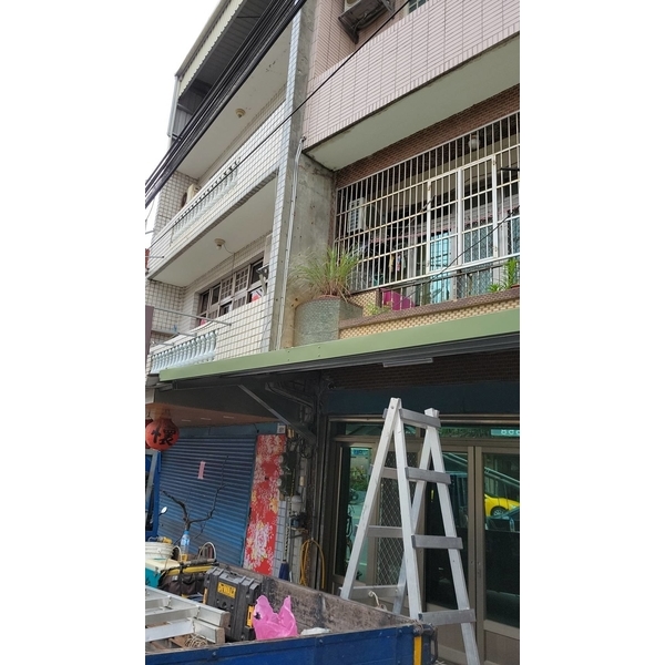 民家遮雨棚-更換浪板骨架 4張