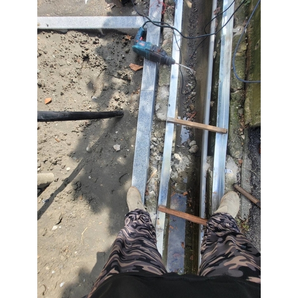 社區大樓周圍安裝水溝格柵-佳德金屬企業社