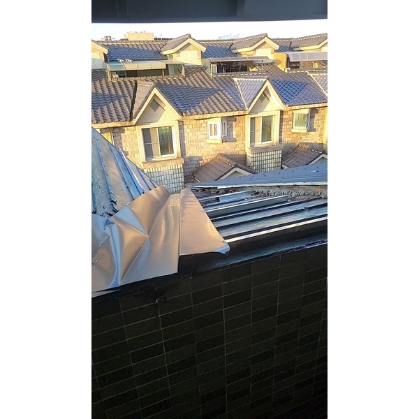 琉璃瓦片拆除做防水 蓋白鐵琉璃瓦板