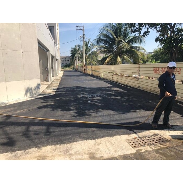 瀝青混凝土施工-建商新建住家道路