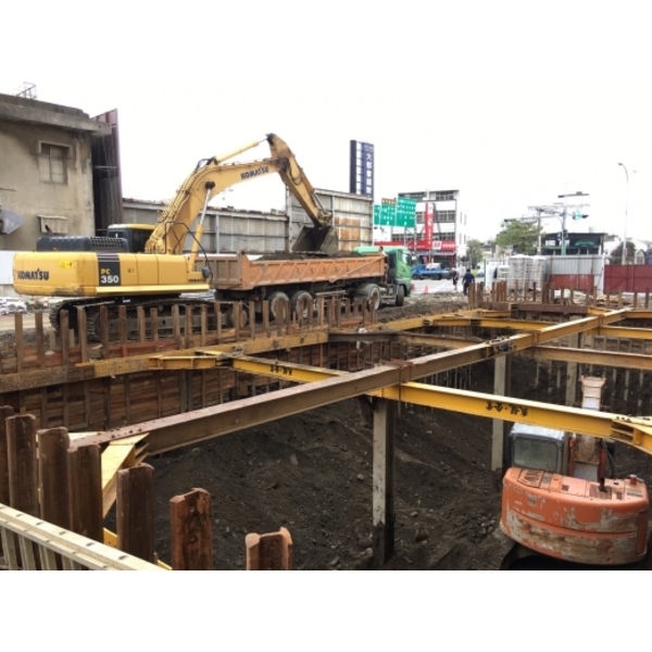 新竹市聯立賓士廠房興建土方工程 新竹市聯立賓士廠房興建土方工程