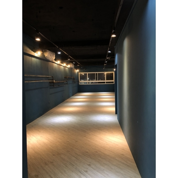 桃園西裝店工業風設計施工-居久屋企業有限公司