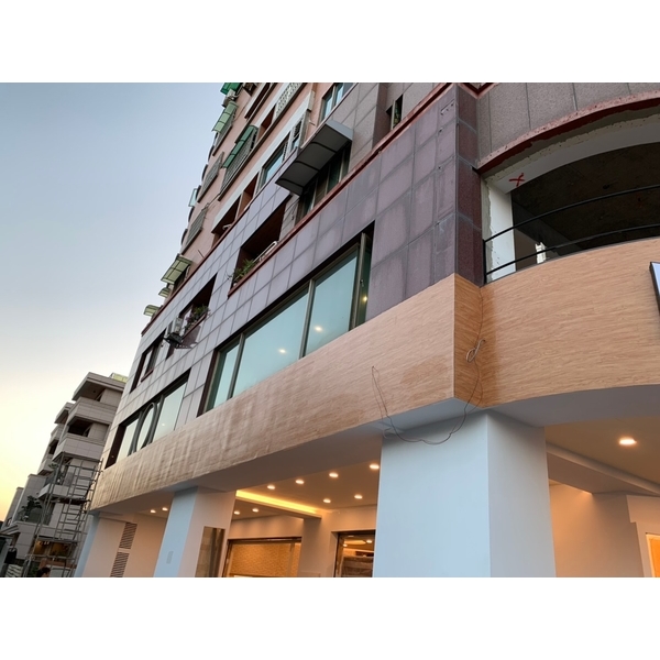 新營-塑膠地磚外牆(完工後)-居久屋企業有限公司