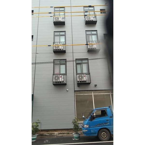 外牆拉皮以及冷氣護欄架安裝 外牆拉皮以及冷氣護欄架安裝