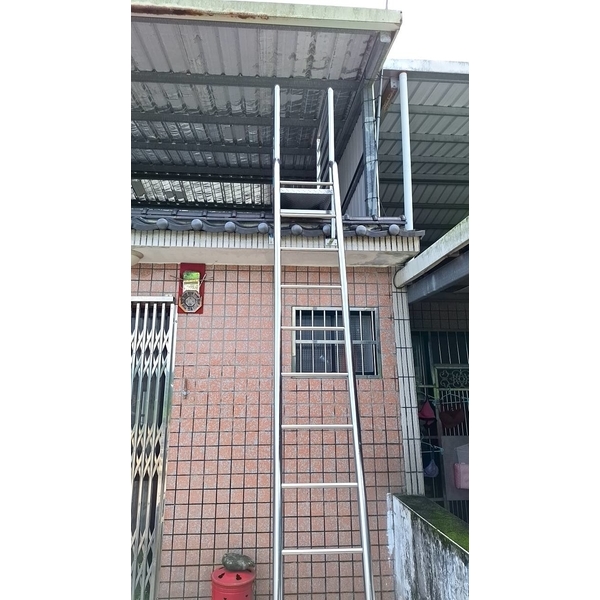 白鐵爬梯