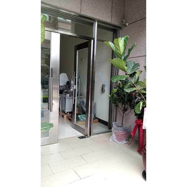 地鉸鏈大門白鐵大門-銓盛鍛造工程行