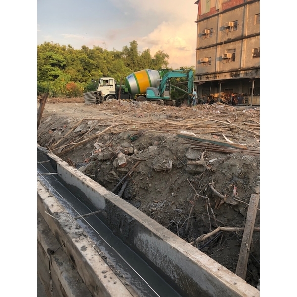平房拆除及擋土牆回填
