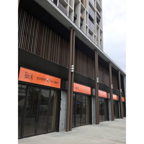 不銹鋼烤漆大門及包板 不銹鋼烤漆大門及包板
