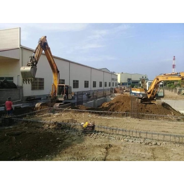 基礎開挖工程