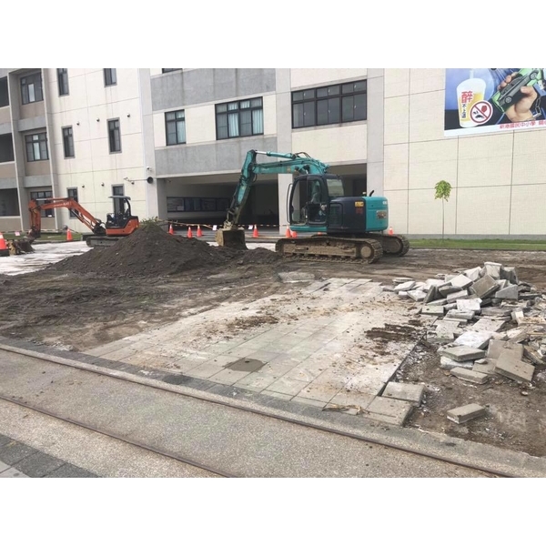 地磚翻修