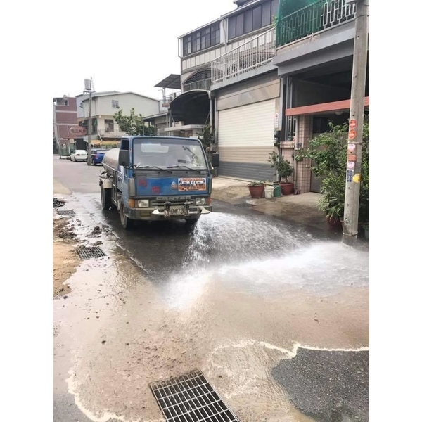 灑水車出租、水運送載