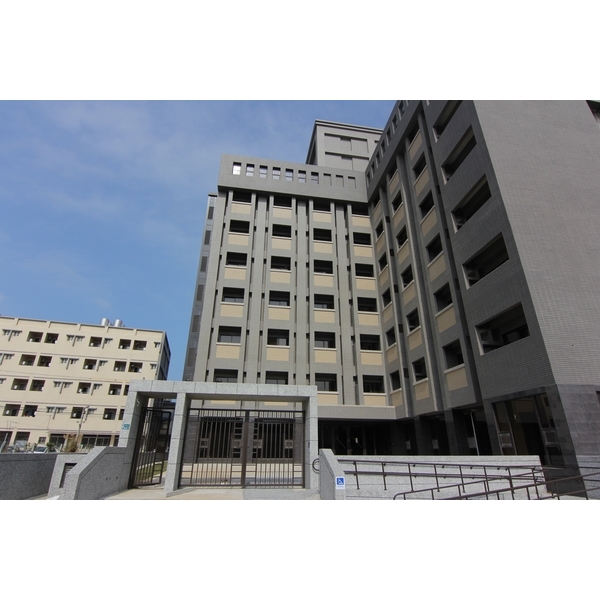 楷得立觀音集合住在-黃烱祥建築師事務所