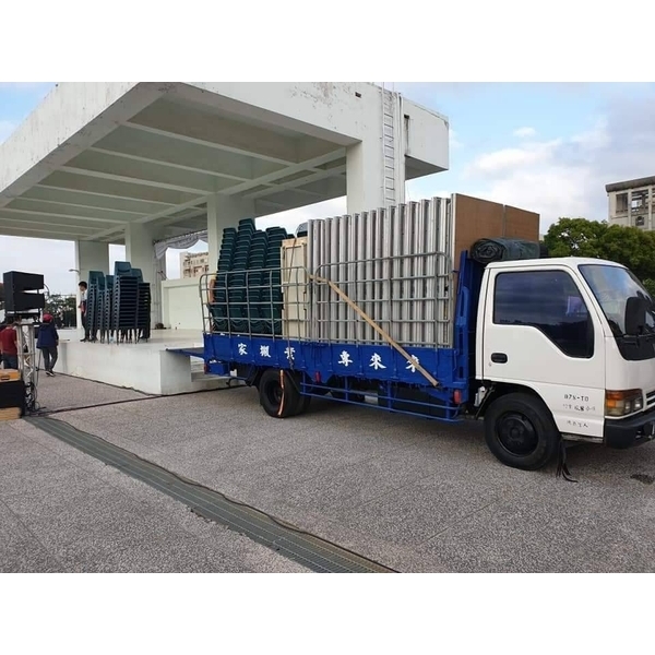 6.8噸大貨車搬運 6.8噸大貨車搬運