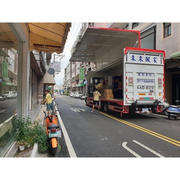 11噸歐翼可側掀箱型大貨車 11噸歐翼可側掀箱型大貨車