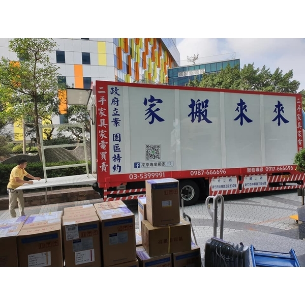 11噸歐翼可側掀箱型大貨車 11噸歐翼可側掀箱型大貨車
