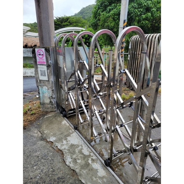 伸縮鐵捲門 伸縮鐵捲門