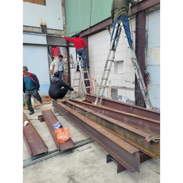 鐵屋興建 鐵屋興建