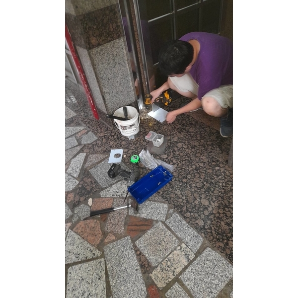 地鉸鏈安裝(更新)-真品商行