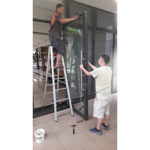 玻璃門安裝 玻璃門安裝