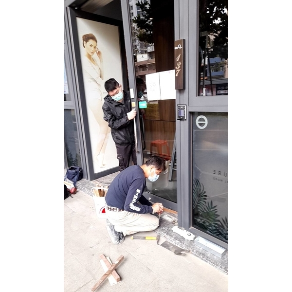 金屬（防火）門更新維修保養-真品商行
