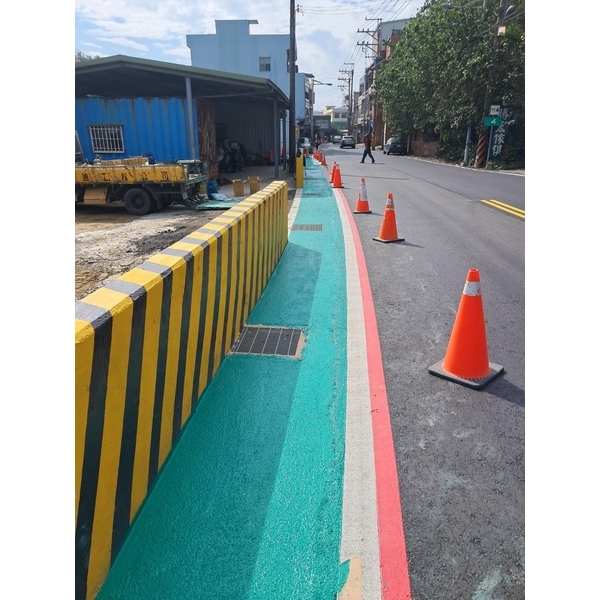 人行道－冷塑型彩色止滑道路塗料-新晟化工原料企業有限公司