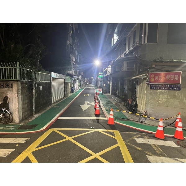 人行道－冷塑型彩色止滑道路塗料-新晟化工原料企業有限公司