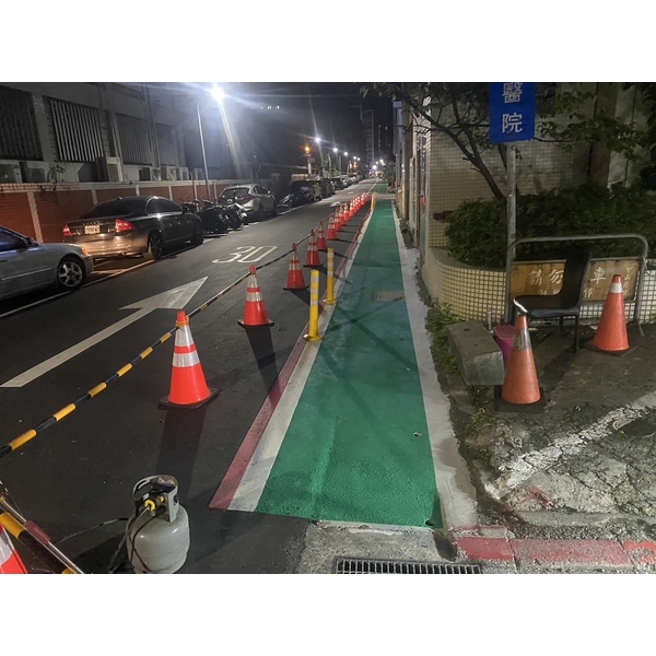 人行道－冷塑型彩色止滑道路塗料-新晟化工原料企業有限公司