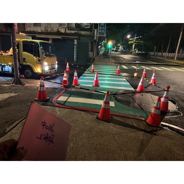斑馬線－冷塑型彩色止滑道路塗料-新晟化工原料企業有限公司