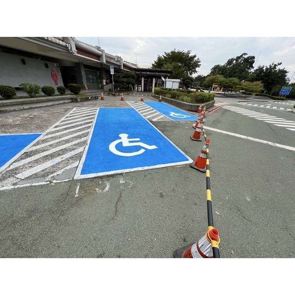 身心障礙者專用停車位塗料工程-新晟化工原料企業有限公司