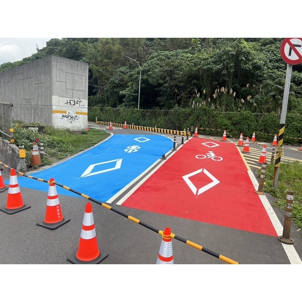 自行車道－冷塑型彩色止滑道路塗料-新晟化工原料企業有限公司