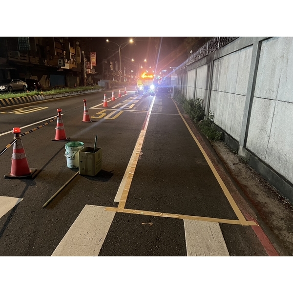 人行道－冷塑型彩色止滑道路塗料-新晟化工原料企業有限公司