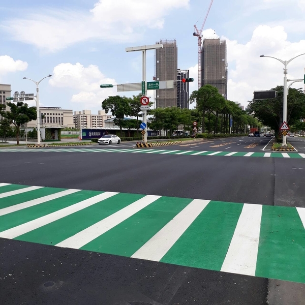 斑馬線－冷塑型彩色止滑道路塗料-新晟化工原料企業有限公司