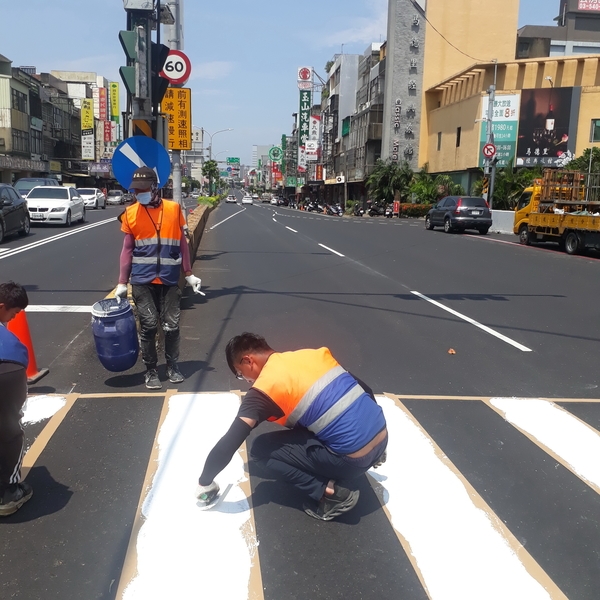 斑馬線－冷塑型彩色止滑道路塗料-新晟化工原料企業有限公司