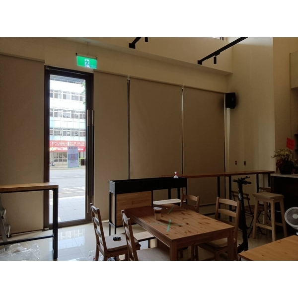 全遮光捲簾+省力彈簧-忠允窗簾企業社