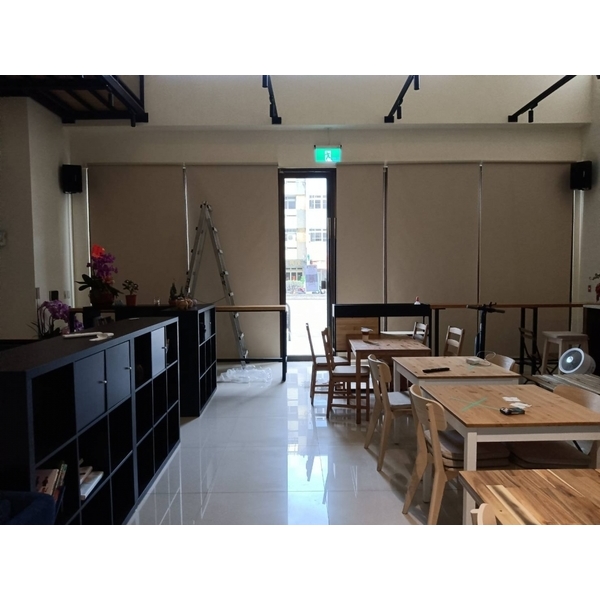 全遮光捲簾+省力彈簧-忠允窗簾企業社