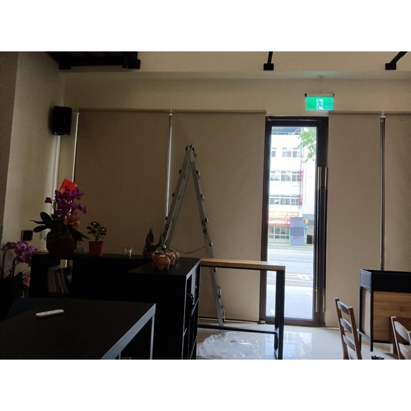 全遮光捲簾+省力彈簧-忠允窗簾企業社