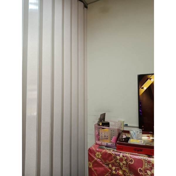 塑膠拉門-忠允窗簾企業社