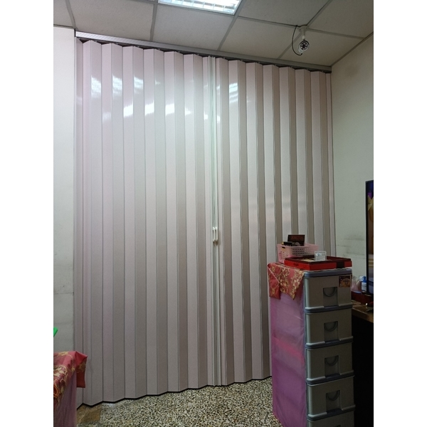 塑膠拉門-忠允窗簾企業社
